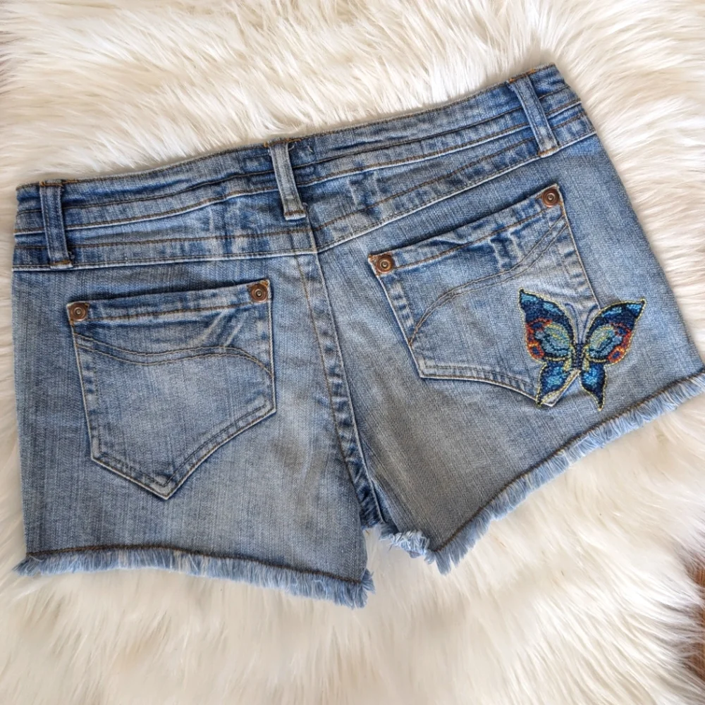 Vintage Y2K No Boundaries Butterfly Low Rise Shorts - Picture 1 of 2